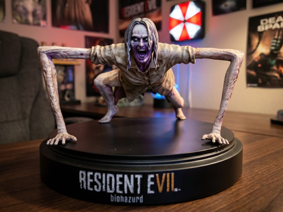 1/6 Resident Evil 7 Marguerite Baker Statue